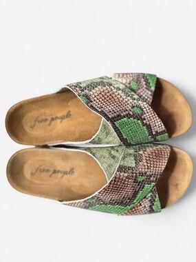 Free People Green Brown Snake Print Sidelines Flatform Sandals Platforms Sz 6